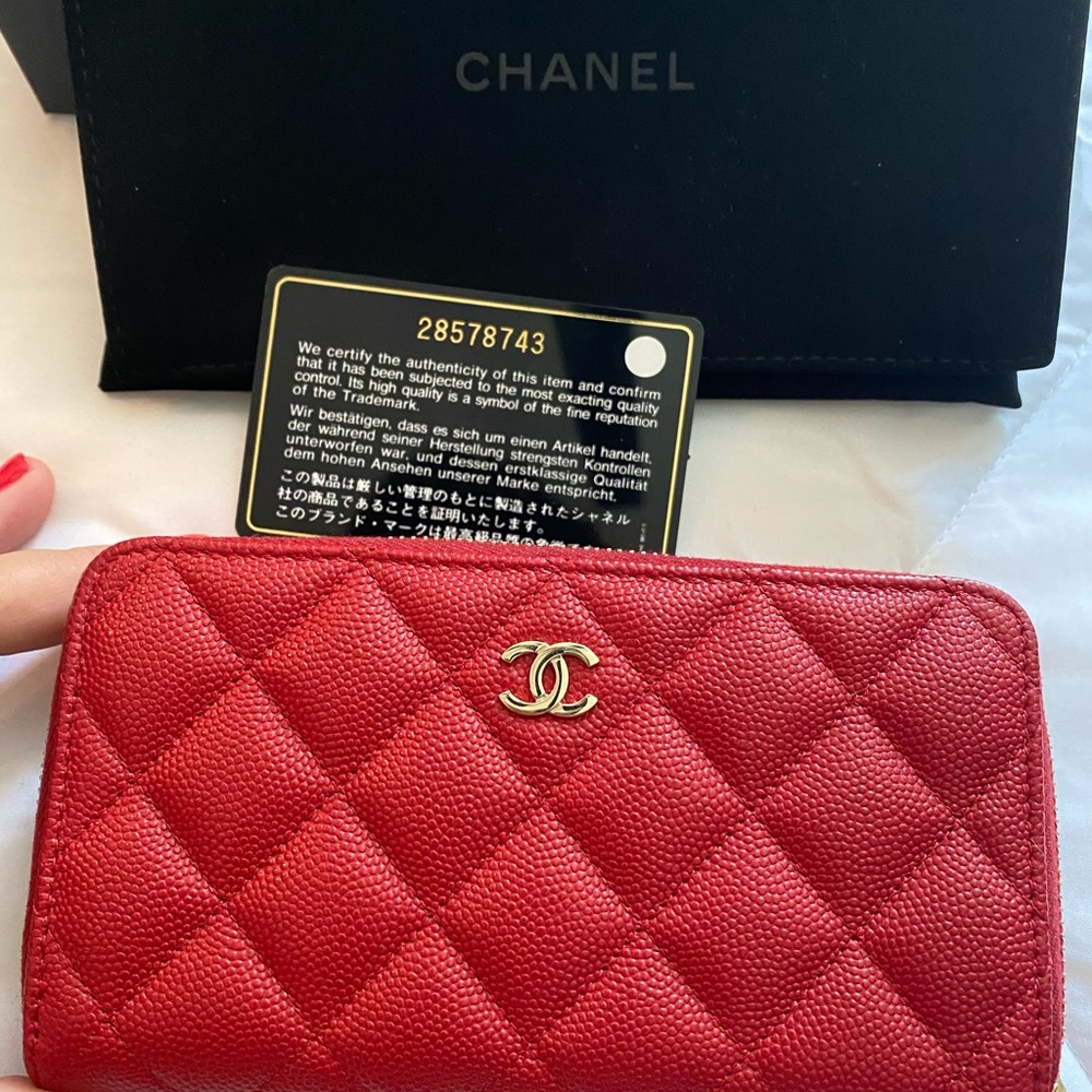 CHANEL MEDIUM ZIP WALLET - Picture 4 of 5